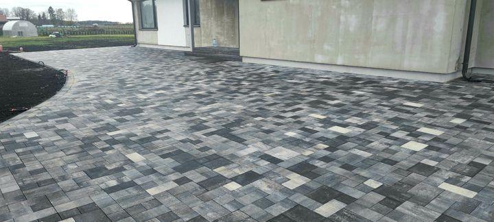 Brikers Colourmix Silver bruģis izsmalcinātas elegances cienītājiem. Pelēkās un baltās toņu pārejas piešķirs šarmantu…