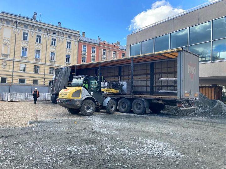 Varbūt būsi pamanījis, ka šobrīd norisinās Dailes teātra skvēra labiekārtošanas darbi? Arī mēs esam…