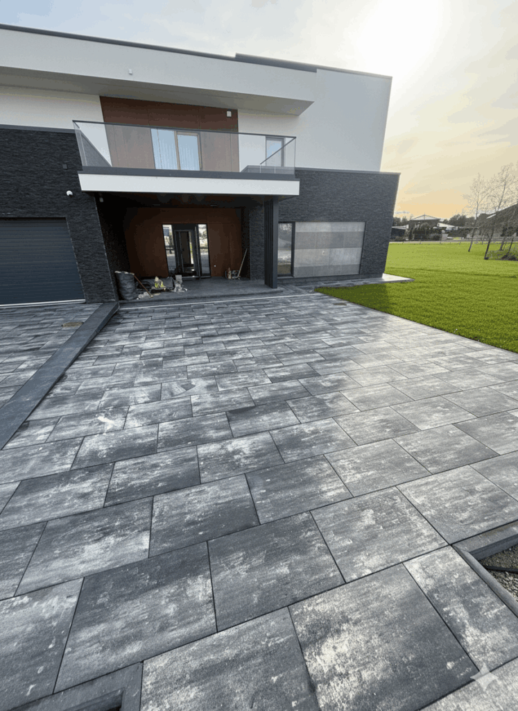 Dekor Brikers Modern Silver and Kerbstone 8 black