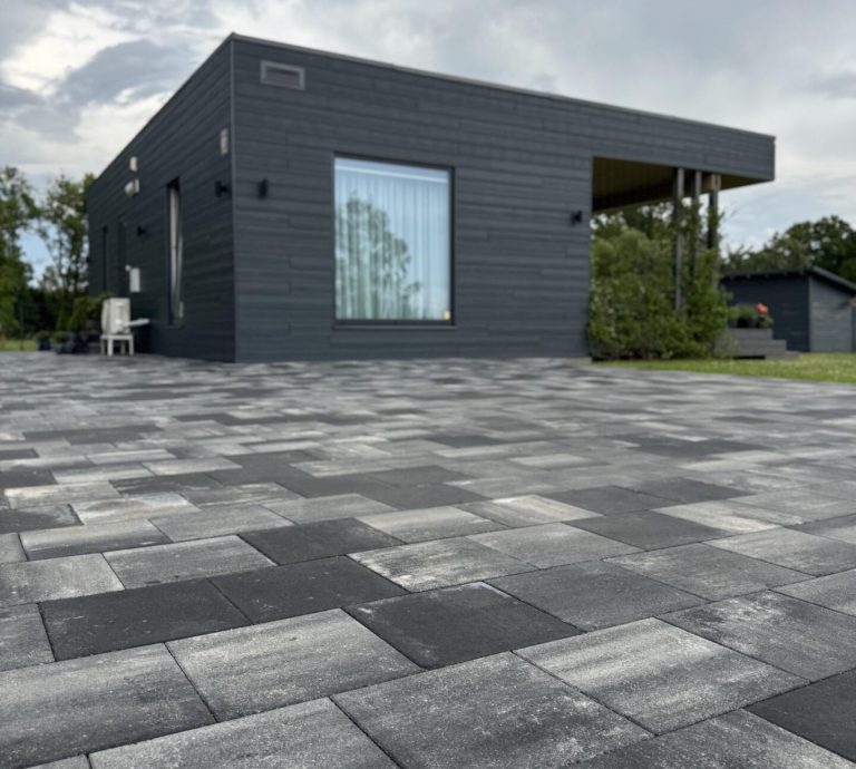 POLO 300+ SILVER, KERBSTONE 8 BLACK