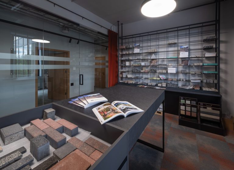 Brikers bruģa showroom