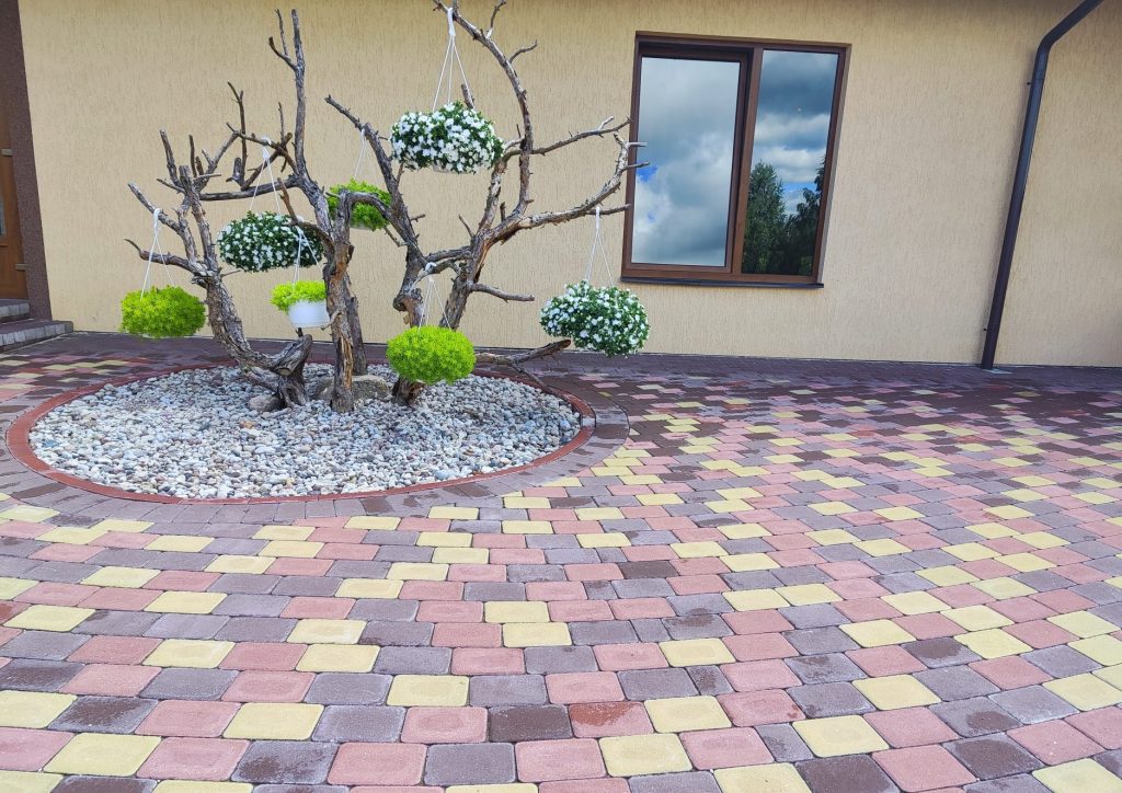 NOSTAL 6 CLASSIC BROWN, NOSTAL 6 CLASSIC RED UN NOSTAL 6 CLASSIC WELLOW + KERBSTONE 8 RED APMALES