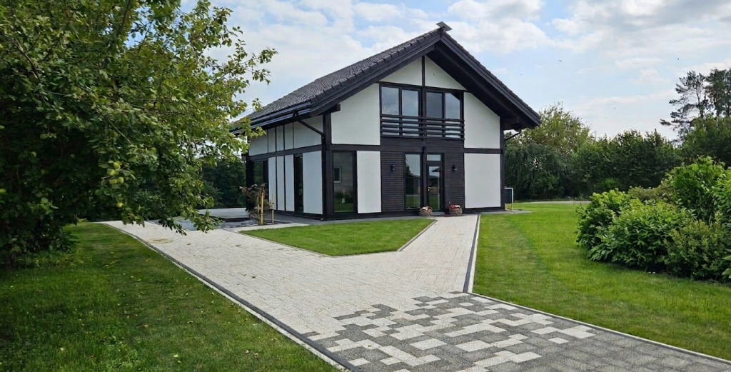Scandinavian mosaic 6 modern black marble+ Scandinavian mosaic 6 modern white marble, kerbstone 6 quadro white marble and kerbstone 6 quadro black