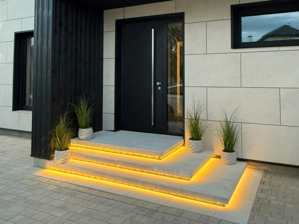 DEKOR 600 MODERN WHITE MARBLE AND MITAVA MOSAIC 6 COMFORT GREY